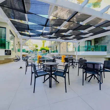 Qoople Legend C - In 100m To The Sea Lägenhet