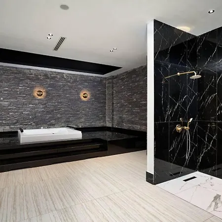 Qoople Legend C - In 100m To The Sea Lägenhet