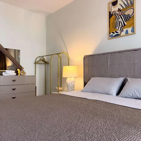 Qoople Legend C - In 100m To The Sea *