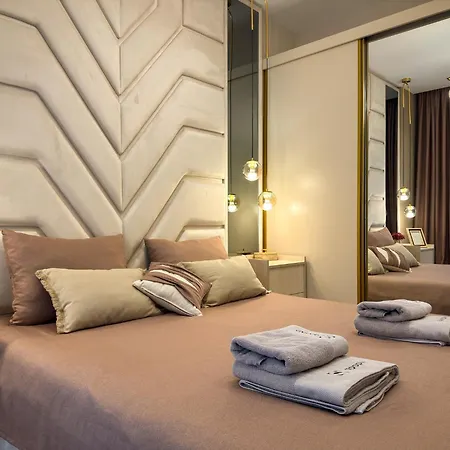 Qoople Legend C - In 100m To The Sea