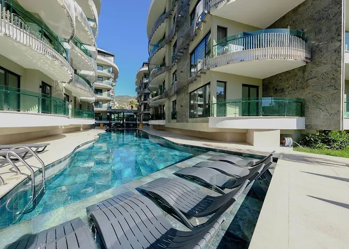 Qoople Legend C - In 100m To The Sea 阿拉尼亚