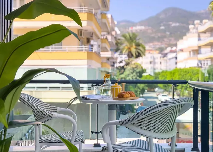 Qoople Legend C - In 100m To The Sea 阿拉尼亚