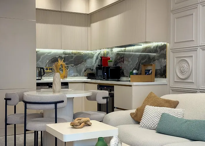 Qoople Legend C - In 100m To The Sea